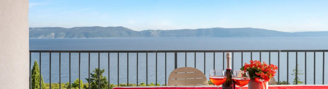 Balcony on the 1st floor